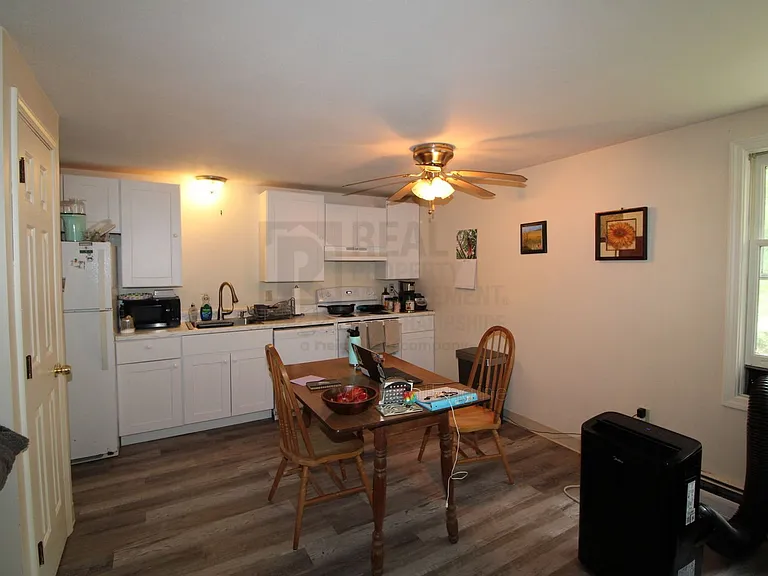 28 Ivy Ln #5 — Photo 5