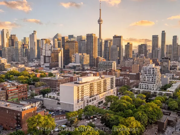 99 Cameron St #502, Toronto, ON M5T 3A2