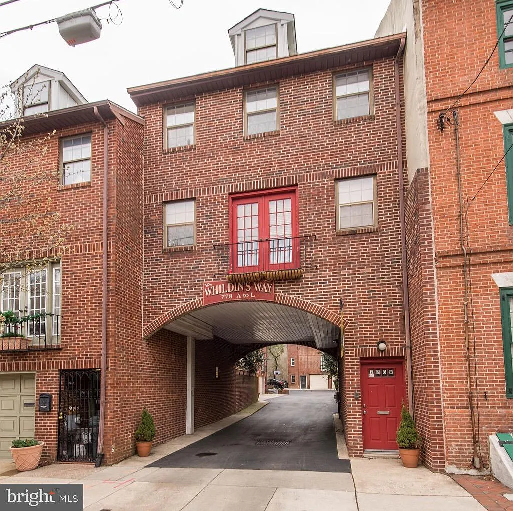3 bed, 2.5 bath, 1632 sqft, $4,400 — Photo 3