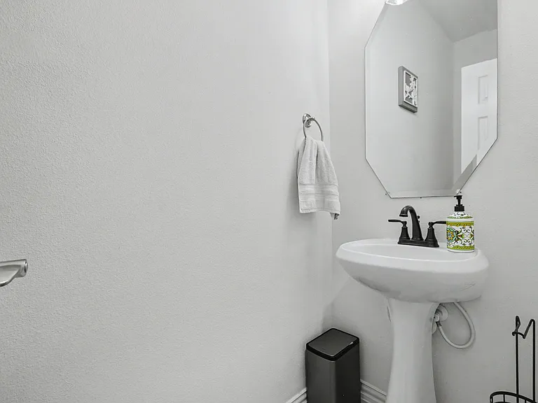 3814 Windmill Ct — Photo 8