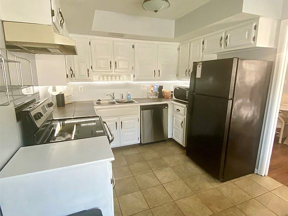 5th image of 3050 Sutton Dr