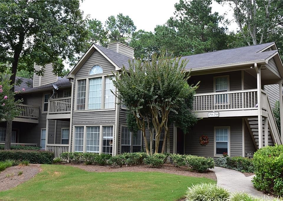 1st image of 2705 Country Park Dr SE #2705