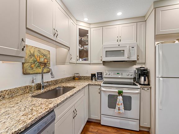 5th image of 1800 SE Saint Lucie Boulevard #7-105