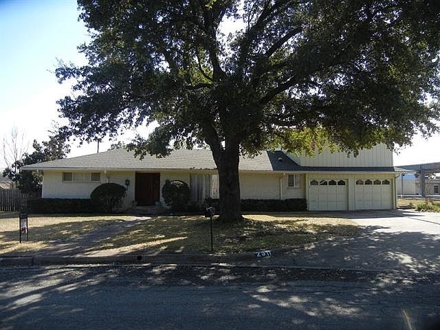 1st image of 2511 Beverly Dr