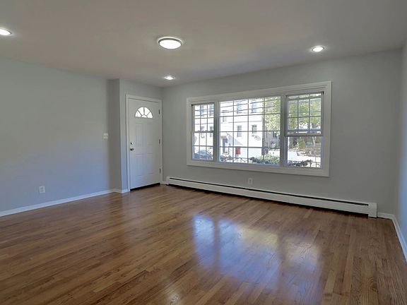 2nd image of 284 Randolph Ave Floor 1