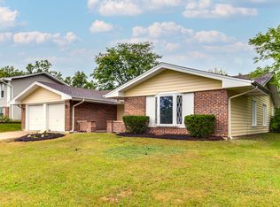 980 Rosedale Ln, Hoffman Estates, IL 60169