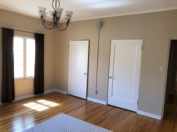 3rd image of 326 N Almont Dr #4