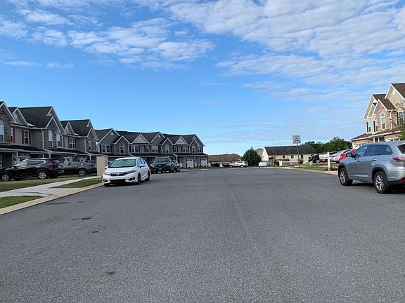 5th image of 427 Tritle Ave