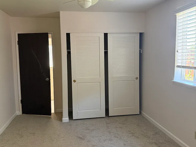 45 Compton Ter — Photo 5