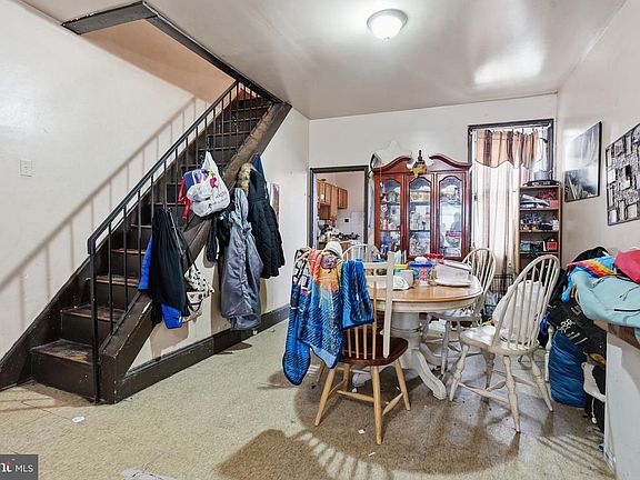 3rd image of 164 E Ontario St