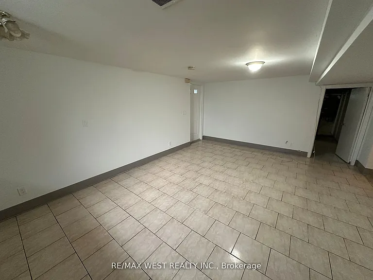 999 Caledonia Rd #BASEMENT — Photo 4