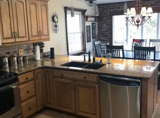 54 Windward Dr, Portsmouth, RI 02871