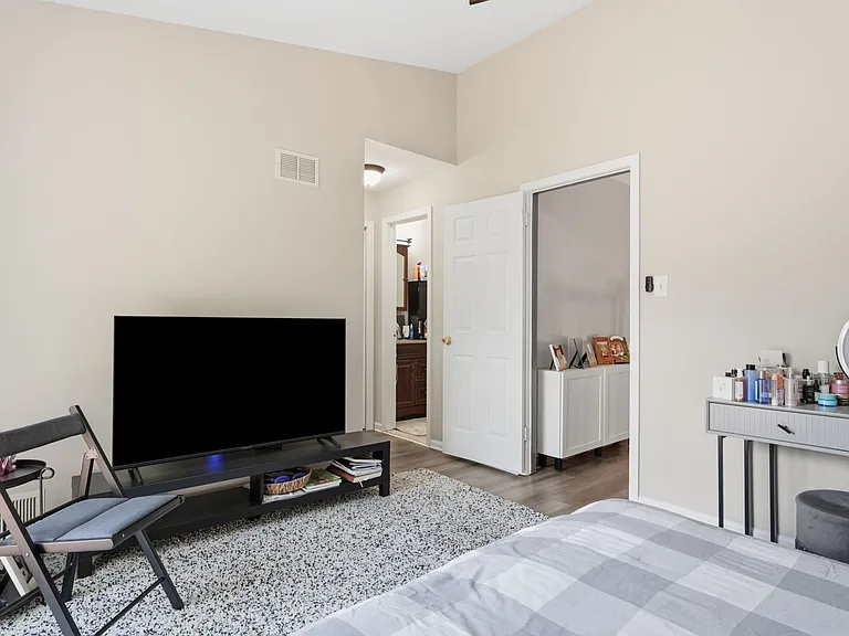 272 Hudson Ct — Photo 12