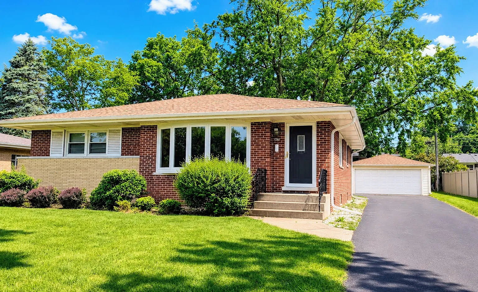 3 bed, 1.5 bath, 1341 sqft, $3,100 — Photo 1