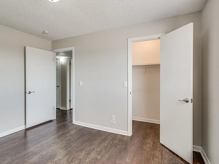 817 SW 23rd St #6 — Photo 29