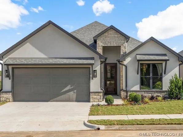 8417 S Phoenix Pl, Tulsa, OK 74132