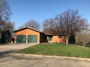 178 Country Club Dr, Lewiston, MN 55952