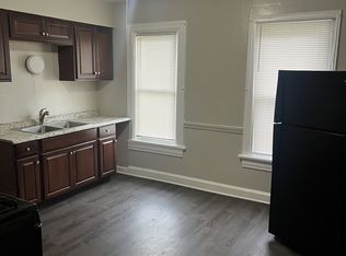 1305 S 21st St, Milwaukee, WI 53204