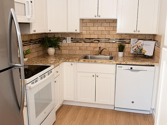 2nd image of 117 Vera Ave APT 13