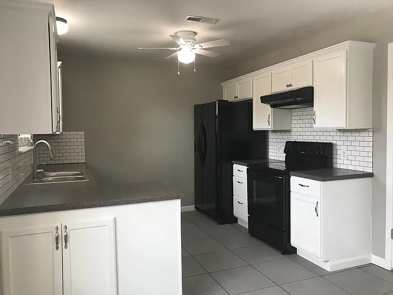 11386 S Franklin Ave — Photo 4