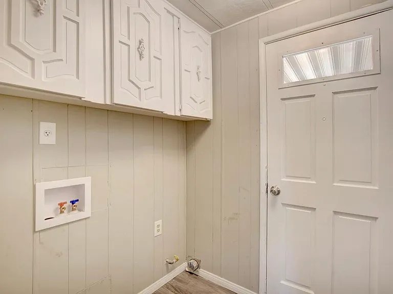 136 Sir Thomas Dr — Photo 28