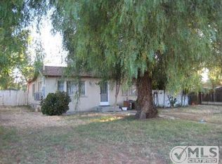 18601 Strathern St, Reseda, CA 91335