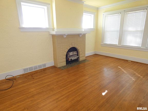 4th image of 3106 N Sherwood Ave
