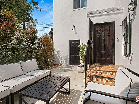 2nd image of 2041 1/2 W 31st St