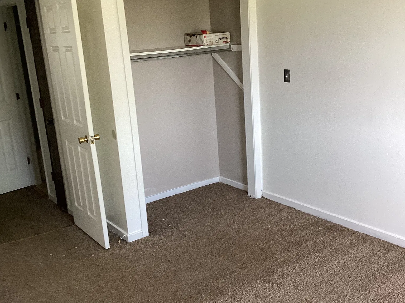 2 bed, 1.5 bath, 900 sqft, $650 — Photo 4