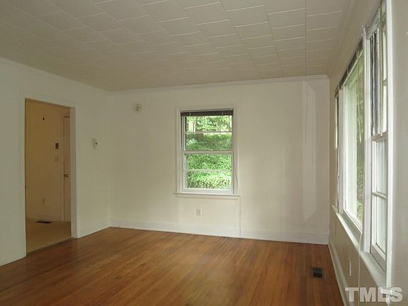 4th image of 1108 Valley Park Dr
