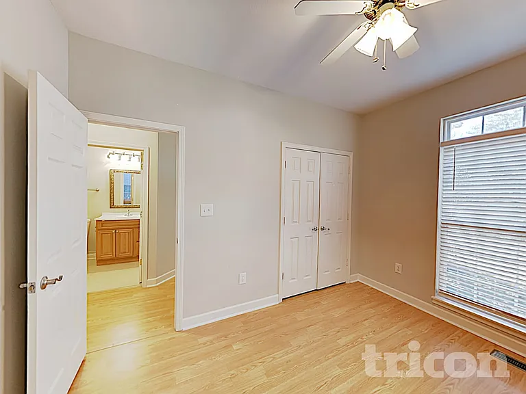 805 Stratford Rd — Photo 13