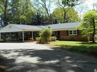 1322 10th Street Dr NW, Hickory, NC 28601