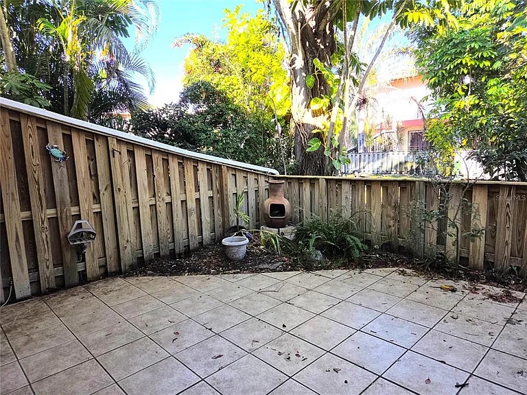 1635 58th Ter S #4 — Photo 19