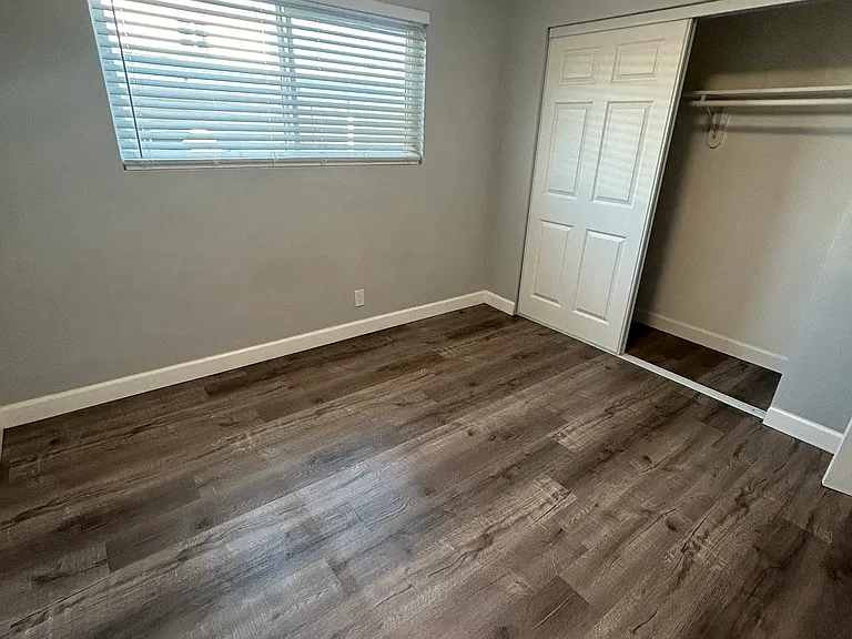10809 Elliott Ave #3 — Photo 4