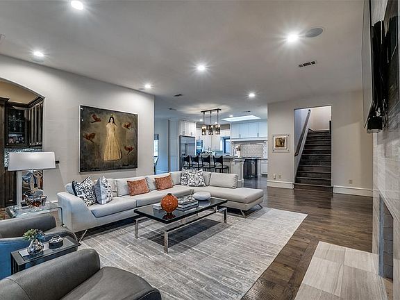 4th image of 11516 Royalshire Dr