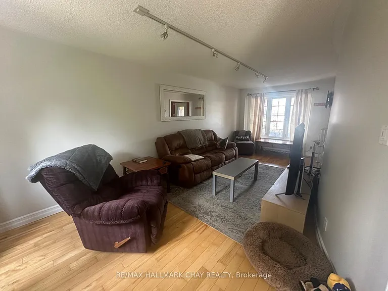 10 Longman Dr — Photo 8