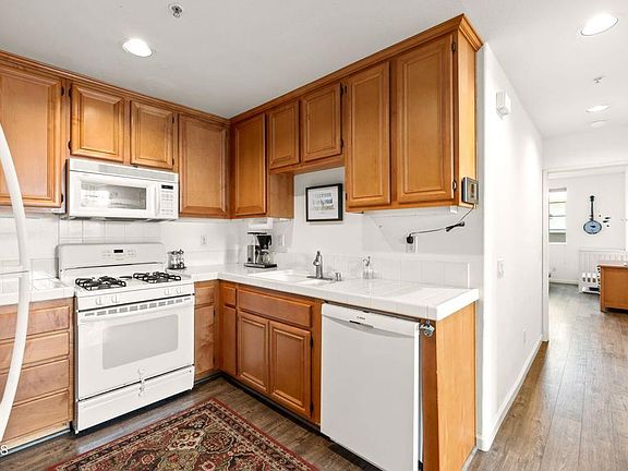 4th image of 2334 Kipana Ave