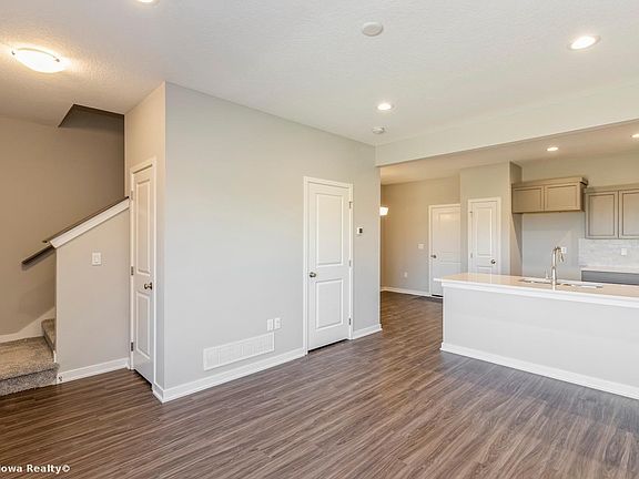 3rd image of 9381 Primo Ln