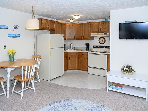 3rd image of 1801 Post Road #154