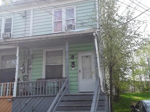 1429 Zarker St, Harrisburg, PA 17104