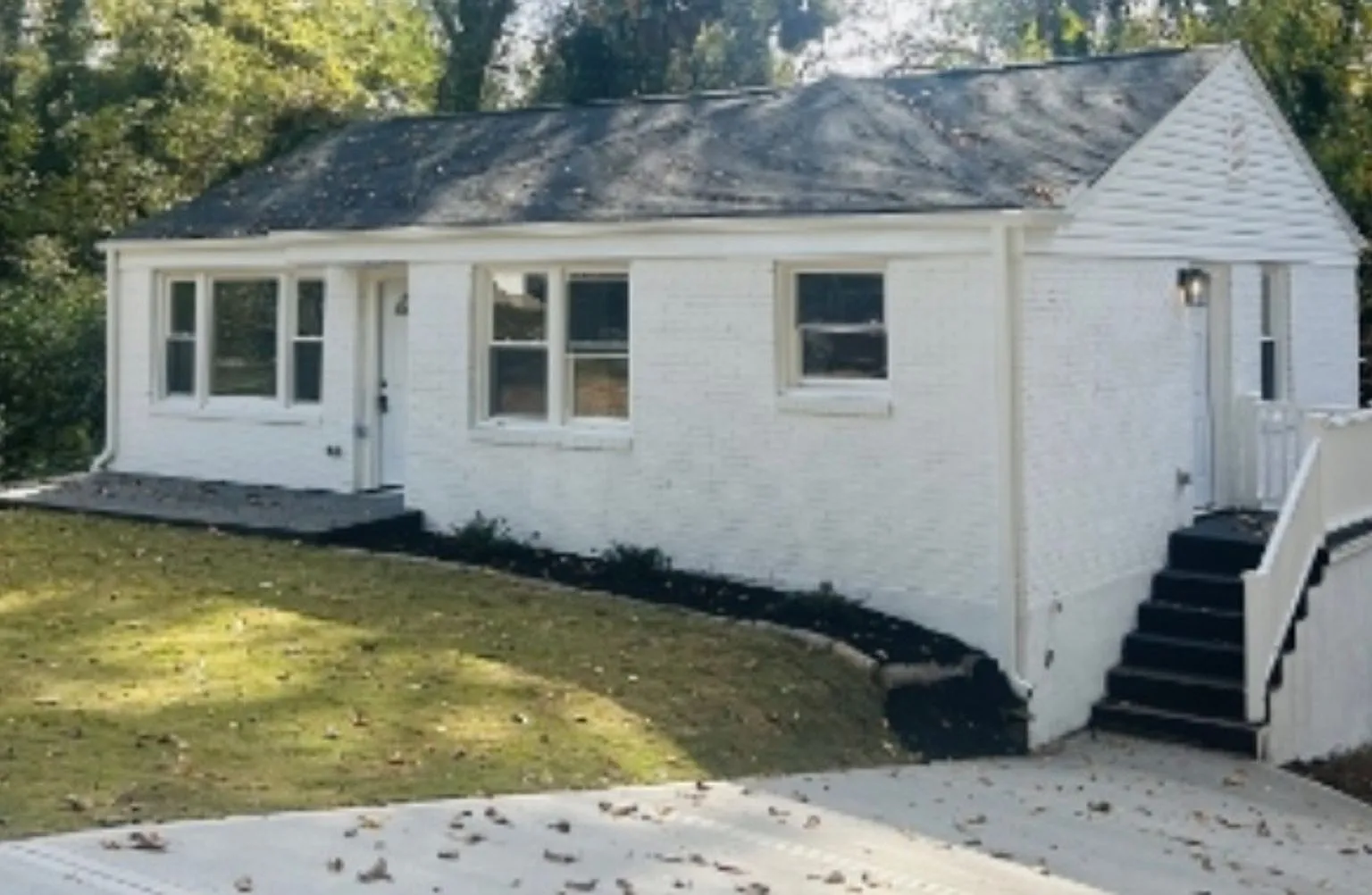 Available 2/1 ! Just Steps Away From Downtown Greenville & the Swamp Rabbit Trail! — Photo 1