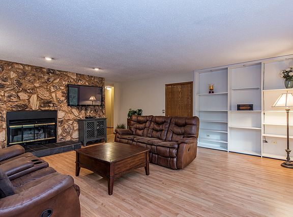 5th image of 10153 W California Ave