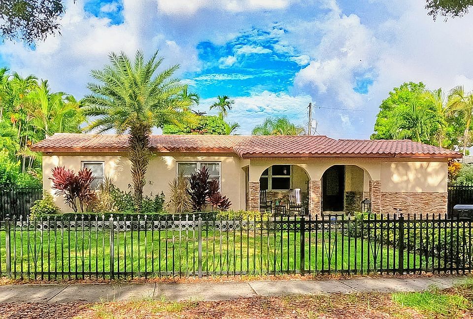 1st image of 1830 Coral Gate Dr