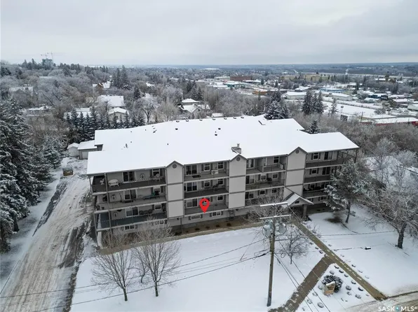 UNIT 202-1901 1 1/2 AVENUE W, Prince Albert, SK S6V 5A8