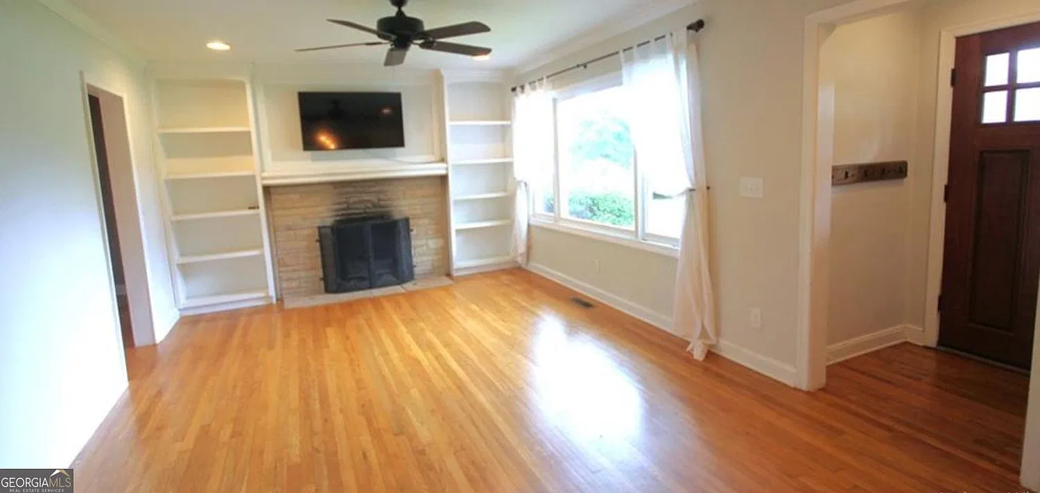 5 bed, 3.0 bath, 2575 sqft, $3,500 — Photo 4
