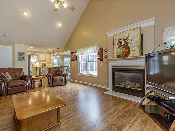 5th image of 1037 Ravenwood Dr
