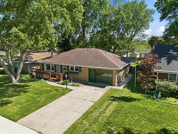 2nd image of 613 E Ash Pl