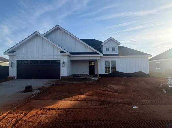 203 Sugar Creek Trl, Perry, GA 31069