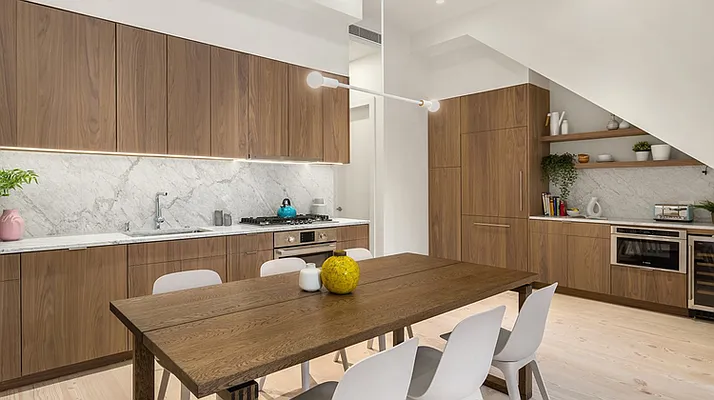 Sold by Park Property Advisors | media 13