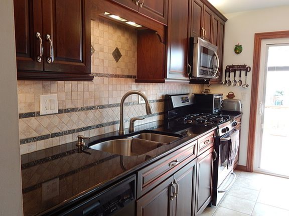 5th image of 1718 Schubert Ct